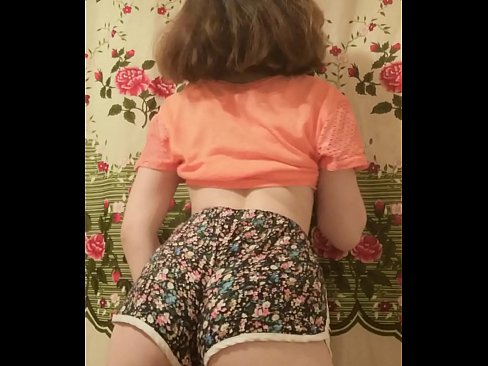 ❤️ Sexy ung babe tar av seg shortsen på kamera Hjemmelaget porno ved no.xxxomg.ru ❌